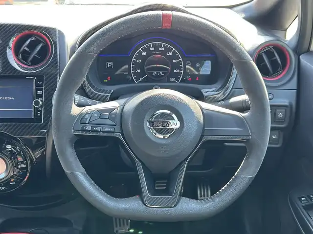日産 ノート e－パワー ニスモ 宮城県 2019(平31)年 6.1万km ブリリアントホワイトパール LEDヘッドランプ/＝＝＝/インテリジェントエマージェンシーブレーキ/車線逸脱警報/踏み間違い衝突防止アシスト/コーナーセンサー/ハイビームアシスト/純正7インチナビ地図SD未到着・要確認/(フルセグTV/CD/DVD/SD/BT/AUX)/バックカメラ/ドライブレコーダー前後/社外デジタルミラー/ETC/オートエアコン/ドライブセレクト/革巻きステアリング/ステアリングスイッチ/フォグ/オートライト/プッシュスタート＆スマートキー/スペアキー/ウインカー付き電動格納ミラー/社外17インチAW（ENKEI）/RS-Rダウンサス/柿本マフラー/純正フロアマット