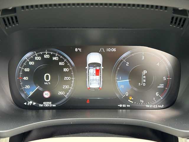 ボルボ ＸＣ６０ D4 AWD インスクリプション 道東・釧路十勝 2018(平30)年 6.1万km ルミナスサンドメタリック ４WD/harman/kardon/純正HDDナビ/CD/BT/USB/フルセグ/360°ビューカメラ/ETC/ドライブレコーダー/ヘッドアップディスプレイ/City Safety（衝突回避・被害軽減ブレーキシステム）/レーンキーピングエイド/ブラインドスポットインフォメーション/アダプティブクルーズコントロール/サイドウインカー内蔵電動リトラクタブル・ドアミラー/パークアシストパイロット/パーフォレーテッド・ファインナッパレザーシート/全席シートヒーター/前席パワーシート/前席ベンチレーション/ステアリングヒーター/パワーバックドア/純正19インチAW/純正フロアマット