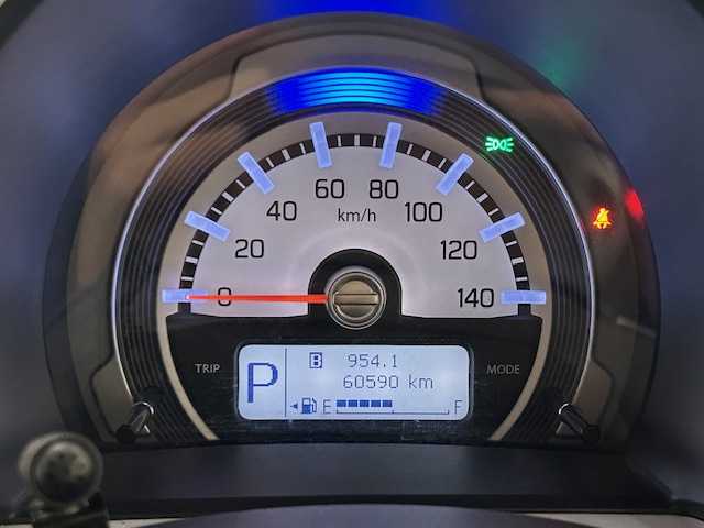 スズキ ハスラー Jスタイル Ⅱ 宮城県 2016(平28)年 6.1万km ブルーイッシュブラックパール 衝突軽減システム/社外ナビ/（KENWOOD）/・Bluetooth/CD/DVD/ドライブレコーダー/プッシュスタート/アイドリングストップ/スマートキー/シートヒーター（運転席/助手席）/・ベンチシート/オートライト/・フォグランプ/純正フロアマット/横滑り防止装置/盗難防止装置