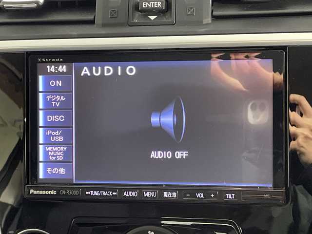 スバル レヴォーグ 1．6GT－S アイサイト 神奈川県 2014(平26)年 3.7万km ダークグレーメタリック 純正7型SDナビゲーション【CN-R300D】/CD/DVD/Bluetooth/SD/DTV/HDMI)/バックカメラ/EyeSight/・レーダークルーズコントロール/・リヤビークルディテクション/・アイサイトアシストモニター/・プリクラッシュブレーキ/・ＡＴ誤発進抑制制御/・レーンキープアシスト/純正18インチアルミホイール/D/N席パワーシート/ステアリングスイッチ/パドルシフト/LEDヘッドライト/オートライト/フォグ/リアフォグ/純正フロアマット/ETC/保証書/スペアキー