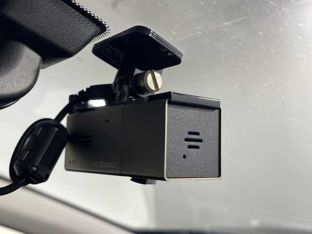 スバル レヴォーグ 1．6GT－S アイサイト 神奈川県 2014(平26)年 3.7万km ダークグレーメタリック 純正7型SDナビゲーション【CN-R300D】/CD/DVD/Bluetooth/SD/DTV/HDMI)/バックカメラ/EyeSight/・レーダークルーズコントロール/・リヤビークルディテクション/・アイサイトアシストモニター/・プリクラッシュブレーキ/・ＡＴ誤発進抑制制御/・レーンキープアシスト/純正18インチアルミホイール/D/N席パワーシート/ステアリングスイッチ/パドルシフト/LEDヘッドライト/オートライト/フォグ/リアフォグ/純正フロアマット/ETC/保証書/スペアキー