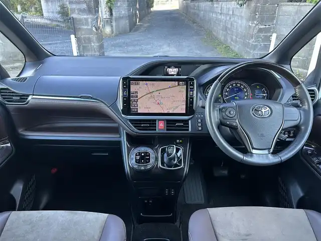 トヨタ エスクァイア ハイブリッド Gi プレミアムパッケージ 大阪府 2020(令2)年 3.1万km ホワイトパールクリスタルシャイン 11インチALPINEナビ（フルセグ/BT/DVD/CD)/両側パワースライドドア/クルーズコントロール/バックカメラ/衝突被害軽減システム/レーンキープアシスト/横滑り防止装置/コーナーセンサー/アイドリングストップ/オートマチックハイビーム/シートヒーター/ステアリングヒーター/ハーフレザー/純正AW（15inch)/純正LEDライト/ETC/ドライブレコーダー前後/スペアキー1本