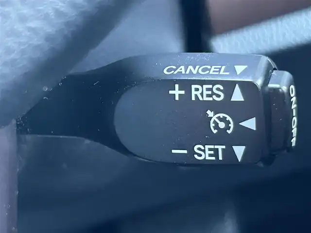 トヨタ エスクァイア ハイブリッド Gi プレミアムパッケージ 大阪府 2020(令2)年 3.1万km ホワイトパールクリスタルシャイン 11インチALPINEナビ（フルセグ/BT/DVD/CD)/両側パワースライドドア/クルーズコントロール/バックカメラ/衝突被害軽減システム/レーンキープアシスト/横滑り防止装置/コーナーセンサー/アイドリングストップ/オートマチックハイビーム/シートヒーター/ステアリングヒーター/ハーフレザー/純正AW（15inch)/純正LEDライト/ETC/ドライブレコーダー前後/スペアキー1本