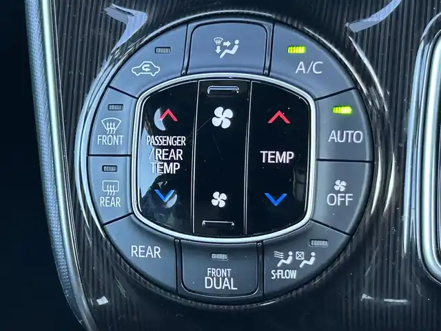 トヨタ エスクァイア ハイブリッド Gi プレミアムパッケージ 大阪府 2020(令2)年 3.1万km ホワイトパールクリスタルシャイン 11インチALPINEナビ（フルセグ/BT/DVD/CD)/両側パワースライドドア/クルーズコントロール/バックカメラ/衝突被害軽減システム/レーンキープアシスト/横滑り防止装置/コーナーセンサー/アイドリングストップ/オートマチックハイビーム/シートヒーター/ステアリングヒーター/ハーフレザー/純正AW（15inch)/純正LEDライト/ETC/ドライブレコーダー前後/スペアキー1本