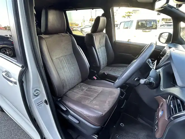 トヨタ エスクァイア ハイブリッド Gi プレミアムパッケージ 大阪府 2020(令2)年 3.1万km ホワイトパールクリスタルシャイン 11インチALPINEナビ（フルセグ/BT/DVD/CD)/両側パワースライドドア/クルーズコントロール/バックカメラ/衝突被害軽減システム/レーンキープアシスト/横滑り防止装置/コーナーセンサー/アイドリングストップ/オートマチックハイビーム/シートヒーター/ステアリングヒーター/ハーフレザー/純正AW（15inch)/純正LEDライト/ETC/ドライブレコーダー前後/スペアキー1本