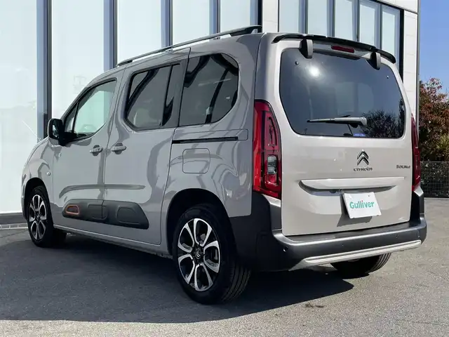 シトロエン ベルランゴ シャイン ブルーHDi XTRパック 大阪府 2022(令4)年 1.2万km サーブル 純正ナビ/・AppleCarPlay/USB/ラジオ/主要装備/・アクティブセーフティブレーキ/・クルーズコントロール/・トラフィックサインインフォメーション/・インテリジェントハイビーム/・パーキングセンサー/・レーンキープアシスト/・トラクションコントロール/・チャイルドセーフティ/・パドルシフト/・ヘッドライトレベライザー/・ステアリングリモコン/・ドライブレコーダー/・ETC