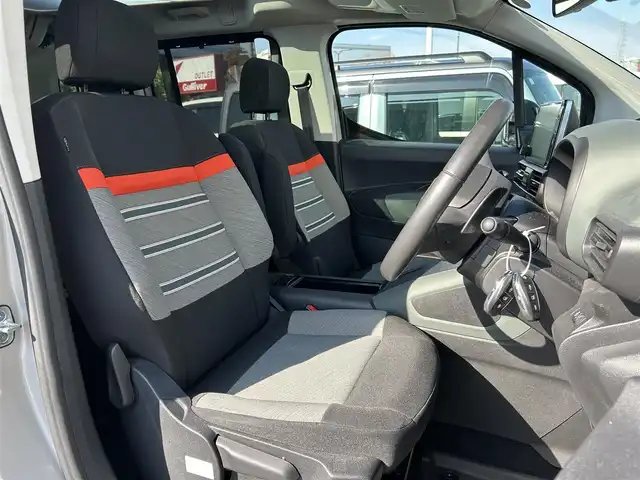 シトロエン ベルランゴ シャイン ブルーHDi XTRパック 大阪府 2022(令4)年 1.2万km サーブル 純正ナビ/・AppleCarPlay/USB/ラジオ/主要装備/・アクティブセーフティブレーキ/・クルーズコントロール/・トラフィックサインインフォメーション/・インテリジェントハイビーム/・パーキングセンサー/・レーンキープアシスト/・トラクションコントロール/・チャイルドセーフティ/・パドルシフト/・ヘッドライトレベライザー/・ステアリングリモコン/・ドライブレコーダー/・ETC