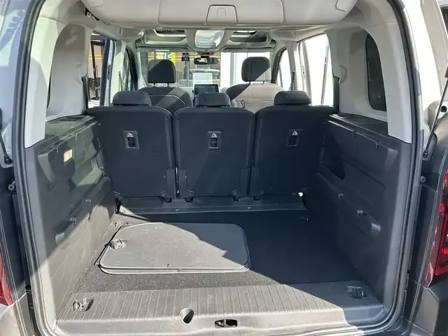 シトロエン ベルランゴ シャイン ブルーHDi XTRパック 大阪府 2022(令4)年 1.2万km サーブル 純正ナビ/・AppleCarPlay/USB/ラジオ/主要装備/・アクティブセーフティブレーキ/・クルーズコントロール/・トラフィックサインインフォメーション/・インテリジェントハイビーム/・パーキングセンサー/・レーンキープアシスト/・トラクションコントロール/・チャイルドセーフティ/・パドルシフト/・ヘッドライトレベライザー/・ステアリングリモコン/・ドライブレコーダー/・ETC