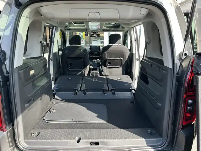 シトロエン ベルランゴ シャイン ブルーHDi XTRパック 大阪府 2022(令4)年 1.2万km サーブル 純正ナビ/・AppleCarPlay/USB/ラジオ/主要装備/・アクティブセーフティブレーキ/・クルーズコントロール/・トラフィックサインインフォメーション/・インテリジェントハイビーム/・パーキングセンサー/・レーンキープアシスト/・トラクションコントロール/・チャイルドセーフティ/・パドルシフト/・ヘッドライトレベライザー/・ステアリングリモコン/・ドライブレコーダー/・ETC