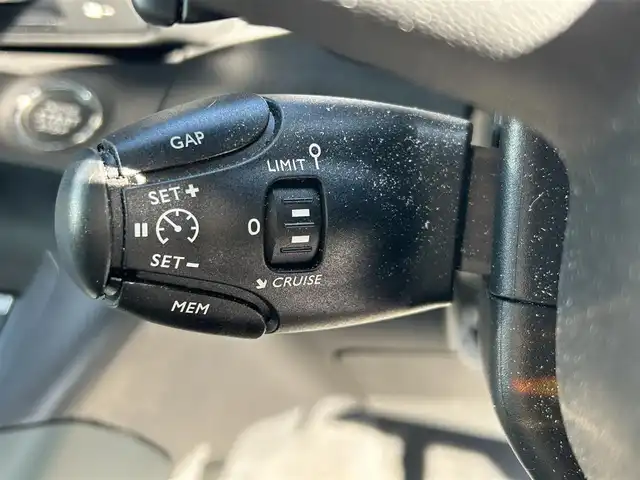 シトロエン ベルランゴ シャイン ブルーHDi XTRパック 大阪府 2022(令4)年 1.2万km サーブル 純正ナビ/・AppleCarPlay/USB/ラジオ/主要装備/・アクティブセーフティブレーキ/・クルーズコントロール/・トラフィックサインインフォメーション/・インテリジェントハイビーム/・パーキングセンサー/・レーンキープアシスト/・トラクションコントロール/・チャイルドセーフティ/・パドルシフト/・ヘッドライトレベライザー/・ステアリングリモコン/・ドライブレコーダー/・ETC