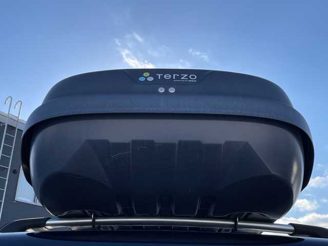 スズキ ジムニー ランドベンチャー 道北・旭川 2017(平29)年 4.3万km ブルーイッシュブラックパール3 /禁煙車//4WD//社外ナビ/CD/DVD/BT/TV/USB/SD//ヨコハマジオランダーM/Tタイヤ//社外足回り//ハーフレザーシート//運転席シートヒーター//ミラーヒーター//ETC//革巻きステアリング//ステアリングスイッチ//フォグランプ//ウィンカーミラー//電動格納ミラー//純正フロアマット//社外ルーフキャリア//社外ルーフボックス//保証書//取扱説明書