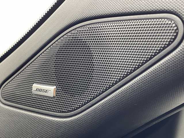 三菱 アウトランダー ＰＨＥＶ P 福島県 2022(令4)年 1.6万km スターリングシルバーM /禁煙車//BOSEサウンド//e-Assist/・衝突被害軽減ブレーキシステム/・車線逸脱警報システム/・オートマチックハイビーム/・後側方車両検知警報システム/・マイパイロット//ヘッドアップディスプレイ//全周囲カメラ//純正12.3インチナビ/・BT.USB.スマホ連携/・フルセグTV//電動リアゲート//本革シート/・前席パワーシート/・前席シートメモリー/・全席シートヒーター//革巻きステアリング/・ステアリングスイッチ/・ステアリングヒーター/・パドルシフト//ビルトインETC2.0//ドライブレコーダー（FR）//プッシュスタート//スマートキー×2//LEDヘッドライト//LEDフォグライト//純正フロアマット//純正20インチAW//純正ドアバイザー//ワイヤレス充電//AC1500W充電