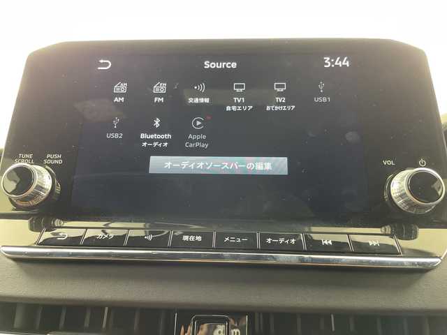 三菱 アウトランダー ＰＨＥＶ P 福島県 2022(令4)年 1.6万km スターリングシルバーM /禁煙車//BOSEサウンド//e-Assist/・衝突被害軽減ブレーキシステム/・車線逸脱警報システム/・オートマチックハイビーム/・後側方車両検知警報システム/・マイパイロット//ヘッドアップディスプレイ//全周囲カメラ//純正12.3インチナビ/・BT.USB.スマホ連携/・フルセグTV//電動リアゲート//本革シート/・前席パワーシート/・前席シートメモリー/・全席シートヒーター//革巻きステアリング/・ステアリングスイッチ/・ステアリングヒーター/・パドルシフト//ビルトインETC2.0//ドライブレコーダー（FR）//プッシュスタート//スマートキー×2//LEDヘッドライト//LEDフォグライト//純正フロアマット//純正20インチAW//純正ドアバイザー//ワイヤレス充電//AC1500W充電