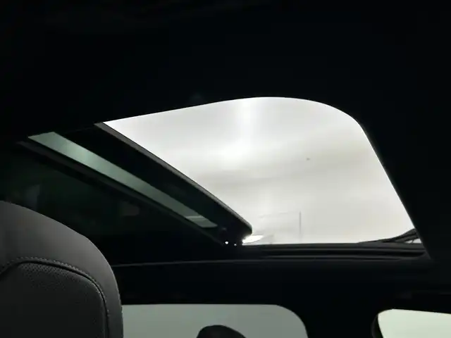 プジョー ５００８ GT ブルーHDi 福岡県 2018(平30)年 6.3万km 緑 純正ナビ（フルセグTV）/サンルーフ/クルーズコントロール/ブラインドスポットモニター/パワーバックドア/パワーシート/シートヒーター/横滑り防止機能/コーナーセンサー/レーンキープアシスト/純正アルミホイール/オートライト/オートハイビーム