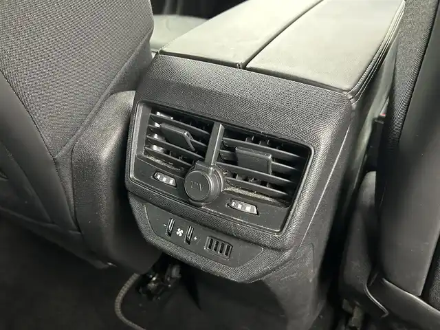 プジョー ５００８ GT ブルーHDi 福岡県 2018(平30)年 6.3万km 緑 純正ナビ（フルセグTV）/サンルーフ/クルーズコントロール/ブラインドスポットモニター/パワーバックドア/パワーシート/シートヒーター/横滑り防止機能/コーナーセンサー/レーンキープアシスト/純正アルミホイール/オートライト/オートハイビーム
