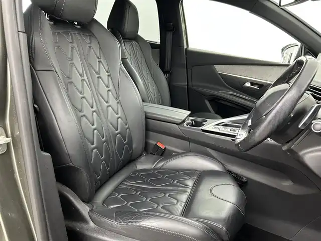 プジョー ５００８ GT ブルーHDi 福岡県 2018(平30)年 6.3万km 緑 純正ナビ（フルセグTV）/サンルーフ/クルーズコントロール/ブラインドスポットモニター/パワーバックドア/パワーシート/シートヒーター/横滑り防止機能/コーナーセンサー/レーンキープアシスト/純正アルミホイール/オートライト/オートハイビーム