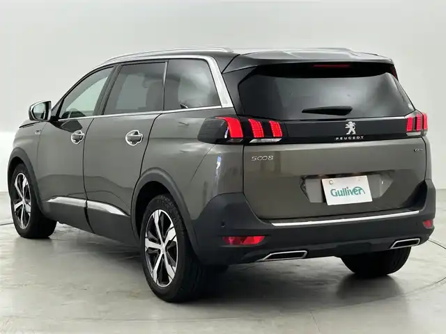 プジョー ５００８ GT ブルーHDi 福岡県 2018(平30)年 6.3万km 緑 純正ナビ（フルセグTV）/サンルーフ/クルーズコントロール/ブラインドスポットモニター/パワーバックドア/パワーシート/シートヒーター/横滑り防止機能/コーナーセンサー/レーンキープアシスト/純正アルミホイール/オートライト/オートハイビーム