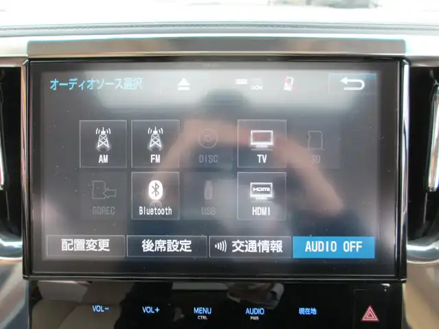 トヨタ アルファードハイブリット G 千葉県 2018(平30)年 9.4万km ラグジュアリーホワイトパールクリスタルシャインガラスフレーク 純正10型ナビ、フルセグTV(走行中視聴可)/バックカメラ/純正オーディオ【DVD/CD/BT/SD】/純正12.1型後席フリップダウンモニター/Toyota Safety Sense/ツインムーンルーフ/ベージュ本革シート/両側パワースライドドア/パワーバックドア/LEDヘッドライト&LEDフォグランプ/レーダークルーズコントロール/レーンキープアシスト/クリアランスソナー/運転席メモリ機能付き前席パワーシート/前席シートヒーター&エアシート/ナビ連動ステアリングスイッチ付きウッドコンビステアリング/純正前方ドライブレコーダー/スペアタイヤ/ビルトインETC2.0/スペアキー/取扱説明書/ナビ取扱説明書/新車時保証書/整備記録簿(R1/2/3/4/5/6)