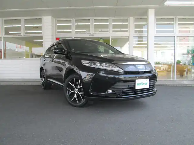 トヨタ ハリアー プレミアム スタイルノアール 千葉県 2019(令1)年 6万km ブラックマイカ アルパイン9型ナビ、フルセグTV/バックカメラ/社外オーディオ【DVD/CD/BT/SD/MSV】/LEDヘッドライト&LEDフォグランプ/純正18インチアルミホイール/ウィンカードアミラー/前後コーナーセンサー/パワーバックドア/レーダークルーズコントロール/レーンキープアシスト/ステアリングリモコン/ウッドコンビステアリング/ハーフレザーシート/ビルトインETC/スペアキー/取扱説明書/ナビ取扱説明書/新車時保証書