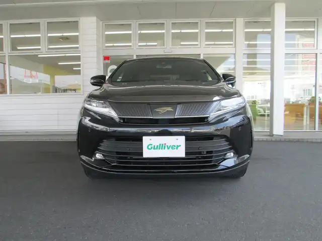 トヨタ ハリアー プレミアム スタイルノアール 千葉県 2019(令1)年 6万km ブラックマイカ アルパイン9型ナビ、フルセグTV/バックカメラ/社外オーディオ【DVD/CD/BT/SD/MSV】/LEDヘッドライト&LEDフォグランプ/純正18インチアルミホイール/ウィンカードアミラー/前後コーナーセンサー/パワーバックドア/レーダークルーズコントロール/レーンキープアシスト/ステアリングリモコン/ウッドコンビステアリング/ハーフレザーシート/ビルトインETC/スペアキー/取扱説明書/ナビ取扱説明書/新車時保証書