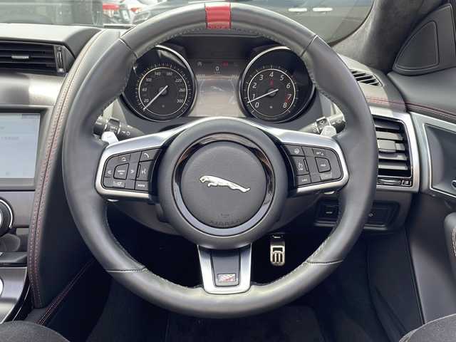 ジャガー Ｆ-ＴＹＰＥ チェッカーフラッグED コンバーチブル 石川県 2020(令2)年 0.8万km ガンＭ メーカーナビ/（BT/AppleCarPlay/HDMI)/アクティブスポーツエグゾーストシステム/MERIDIANサウンド/電動オープン/可変ウィング/コーナーセンサー/パドルシフト/純正２０インチAW/ドラレコ/バックカメラ/ETC