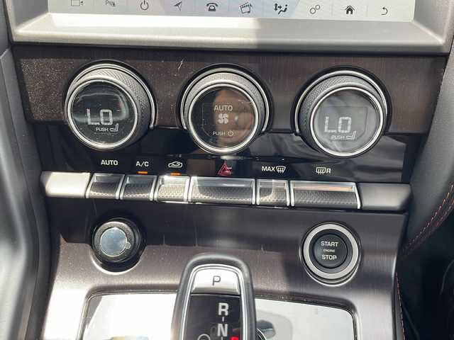 ジャガー Ｆ-ＴＹＰＥ チェッカーフラッグED コンバーチブル 石川県 2020(令2)年 0.8万km ガンＭ メーカーナビ/（BT/AppleCarPlay/HDMI)/アクティブスポーツエグゾーストシステム/MERIDIANサウンド/電動オープン/可変ウィング/コーナーセンサー/パドルシフト/純正２０インチAW/ドラレコ/バックカメラ/ETC