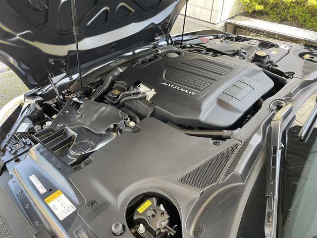 ジャガー Ｆ-ＴＹＰＥ チェッカーフラッグED コンバーチブル 兵庫県 2020(令2)年 0.8万km ガンＭ /R3-6年正規ディーラー記録簿あり//MERIDIANサウンド//タッチスクリーン//ナビ機能/（BT/USB/HDMI)//リヤカメラ//本革シート（ヒーター/クーラー）//ギヤシフトパドル//クルーズコントロール//ステアリングホイールヒーター//ステアリングスイッチ//デプロイヤブル（展開式）リヤスポイラー//アクティブエキゾースト//リヤフォグランプ//コーナーセンサー//オートLEDヘッドランプ//純正２０インチAW//純正ドライブレコーダー//ETC