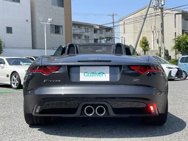 ジャガー Ｆ-ＴＹＰＥ チェッカーフラッグED コンバーチブル 兵庫県 2020(令2)年 0.8万km ガンＭ /R3-6年正規ディーラー記録簿あり//MERIDIANサウンド//タッチスクリーン//ナビ機能/（BT/USB/HDMI)//リヤカメラ//本革シート（ヒーター/クーラー）//ギヤシフトパドル//クルーズコントロール//ステアリングホイールヒーター//ステアリングスイッチ//デプロイヤブル（展開式）リヤスポイラー//アクティブエキゾースト//リヤフォグランプ//コーナーセンサー//オートLEDヘッドランプ//純正２０インチAW//純正ドライブレコーダー//ETC