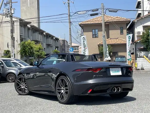 ジャガー Ｆ-ＴＹＰＥ チェッカーフラッグED コンバーチブル 兵庫県 2020(令2)年 0.8万km ガンＭ /R3-6年正規ディーラー記録簿あり//MERIDIANサウンド//タッチスクリーン//ナビ機能/（BT/USB/HDMI)//リヤカメラ//本革シート（ヒーター/クーラー）//ギヤシフトパドル//クルーズコントロール//ステアリングホイールヒーター//ステアリングスイッチ//デプロイヤブル（展開式）リヤスポイラー//アクティブエキゾースト//リヤフォグランプ//コーナーセンサー//オートLEDヘッドランプ//純正２０インチAW//純正ドライブレコーダー//ETC