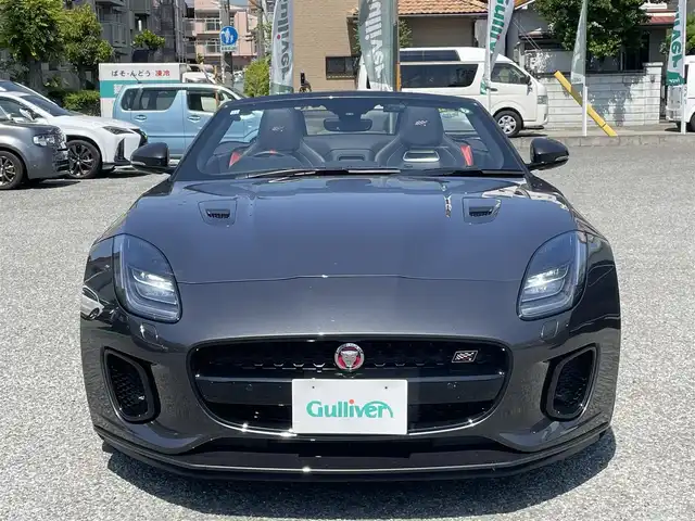 ジャガー Ｆ-ＴＹＰＥ チェッカーフラッグED コンバーチブル 兵庫県 2020(令2)年 0.8万km ガンＭ /R3-6年正規ディーラー記録簿あり//MERIDIANサウンド//タッチスクリーン//ナビ機能/（BT/USB/HDMI)//リヤカメラ//本革シート（ヒーター/クーラー）//ギヤシフトパドル//クルーズコントロール//ステアリングホイールヒーター//ステアリングスイッチ//デプロイヤブル（展開式）リヤスポイラー//アクティブエキゾースト//リヤフォグランプ//コーナーセンサー//オートLEDヘッドランプ//純正２０インチAW//純正ドライブレコーダー//ETC