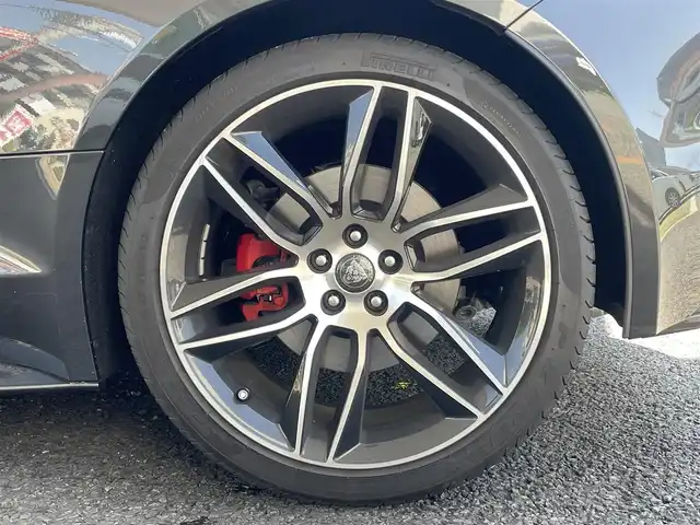 ジャガー Ｆ-ＴＹＰＥ チェッカーフラッグED コンバーチブル 兵庫県 2020(令2)年 0.8万km ガンＭ /R3-6年正規ディーラー記録簿あり//MERIDIANサウンド//タッチスクリーン//ナビ機能/（BT/USB/HDMI)//リヤカメラ//本革シート（ヒーター/クーラー）//ギヤシフトパドル//クルーズコントロール//ステアリングホイールヒーター//ステアリングスイッチ//デプロイヤブル（展開式）リヤスポイラー//アクティブエキゾースト//リヤフォグランプ//コーナーセンサー//オートLEDヘッドランプ//純正２０インチAW//純正ドライブレコーダー//ETC
