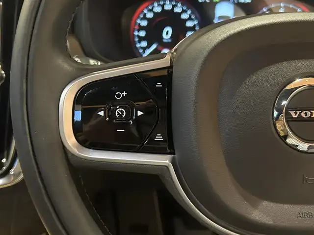 ボルボ Ｖ９０ クロスカントリー B6 AWD プロ 道央・札幌 2021(令3)年 1.3万km メープルブラウンM 電動パノラマガラスサンルーフ/Bowers＆Wilkinsプレミアムサウンド/電子制御リア・エアサスペンション/インテリセーフ/　・City Safety/　・ACC/　・BLIS/　・CTA/　・LKA/　・パイロットアシスト/　・360°カメラ/　・フルアクティブハイビーム/ナッパレザーシート/シートヒーター/シートベンチレーション/4ゾーンエアコン/ワイヤレスチャージング/パワーテールゲート