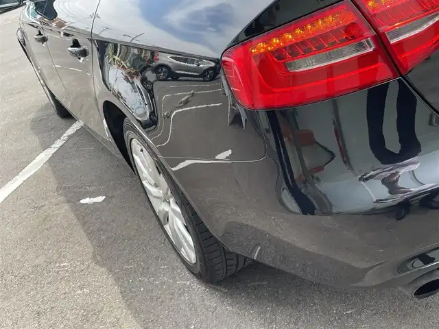 アウディ Ａ４ 2．0 TFSI クワトロ 青森県 2013(平25)年 11.2万km ファントムブラックパールエフェクト /4WD/ターボ/バング&オルフセン/　サウンドシステム/レザーシート/前席シートヒーター/前席パワーシート /純正HDDナビ/　(フルセグTV/DVD)/バックカメラ/前後バンパーソナー/ACC/革巻きステア/ノブ/パドルシフト/オートライトHID/オートワイパー/ウインカーミラー /レーンアシスト/アイドリングストップ/リア5面スモークフィルム/横滑り防止機能/ミラーヒーター/前後フォグランプ/ヘットライトウオッシャー/ウインカーミラー /社外前後ドラレコ/純正フロアマット/ETC/W/サイド/カーテンエアバッグ /ABS/スマートキーx2/保証書・取説