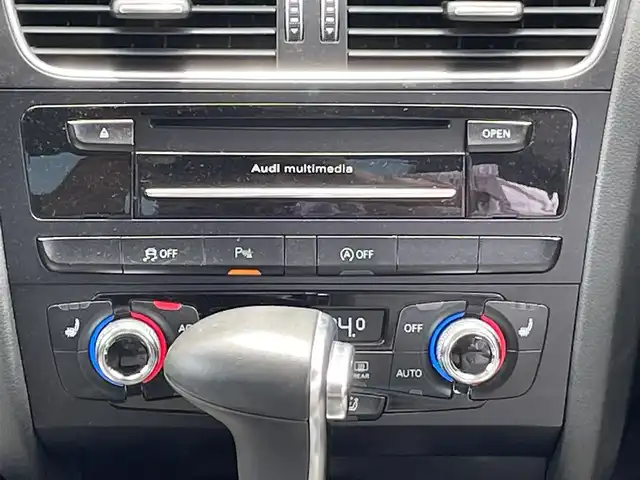 アウディ Ａ４ 2．0 TFSI クワトロ 青森県 2013(平25)年 11.2万km ファントムブラックパールエフェクト /4WD/ターボ/バング&オルフセン/　サウンドシステム/レザーシート/前席シートヒーター/前席パワーシート /純正HDDナビ/　(フルセグTV/DVD)/バックカメラ/前後バンパーソナー/ACC/革巻きステア/ノブ/パドルシフト/オートライトHID/オートワイパー/ウインカーミラー /レーンアシスト/アイドリングストップ/リア5面スモークフィルム/横滑り防止機能/ミラーヒーター/前後フォグランプ/ヘットライトウオッシャー/ウインカーミラー /社外前後ドラレコ/純正フロアマット/ETC/W/サイド/カーテンエアバッグ /ABS/スマートキーx2/保証書・取説