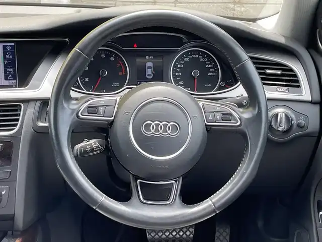 アウディ Ａ４ 2．0 TFSI クワトロ 青森県 2013(平25)年 11.2万km ファントムブラックパールエフェクト /4WD/ターボ/バング&オルフセン/　サウンドシステム/レザーシート/前席シートヒーター/前席パワーシート /純正HDDナビ/　(フルセグTV/DVD)/バックカメラ/前後バンパーソナー/ACC/革巻きステア/ノブ/パドルシフト/オートライトHID/オートワイパー/ウインカーミラー /レーンアシスト/アイドリングストップ/リア5面スモークフィルム/横滑り防止機能/ミラーヒーター/前後フォグランプ/ヘットライトウオッシャー/ウインカーミラー /社外前後ドラレコ/純正フロアマット/ETC/W/サイド/カーテンエアバッグ /ABS/スマートキーx2/保証書・取説