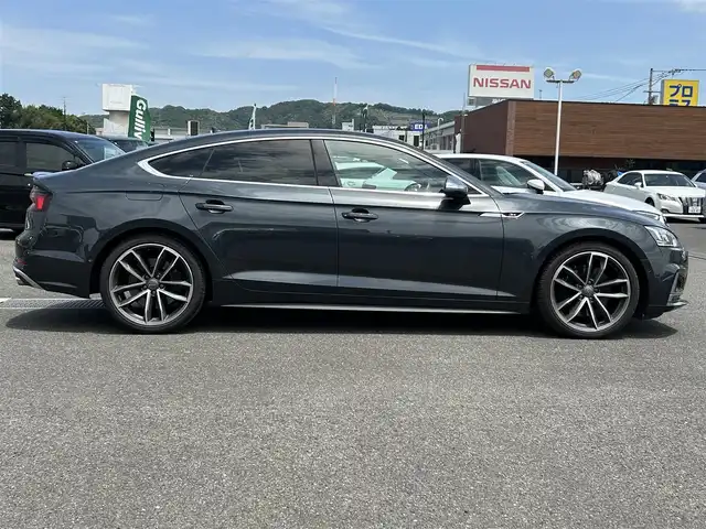 アウディ Ｓ５ スポーツバック 広島県 2020(令2)年 6.1万km マンハッタングレーメタリック 車検満了 令和9年6月/純正ナビ/（Bluetooth、CD、DVD、フルセグTV）/全方位カメラ/前後ドライブレコーダー/ETC/ブラック塗装ブレーキキャリパー/純正19インチAW/赤レザーシート/・シートヒーター/・エアシート/・パワーシート/衝突被害軽減ブレーキ/クルーズコントロール/コーナーセンサー/LEDヘッドライト/オートライト/オートマチックハイビーム/プッシュスタート/パーキングアシスト/取扱説明書/保証書