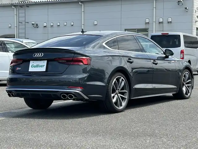 アウディ Ｓ５ スポーツバック 広島県 2020(令2)年 6.1万km マンハッタングレーメタリック 車検満了 令和9年6月/純正ナビ/（Bluetooth、CD、DVD、フルセグTV）/全方位カメラ/前後ドライブレコーダー/ETC/ブラック塗装ブレーキキャリパー/純正19インチAW/赤レザーシート/・シートヒーター/・エアシート/・パワーシート/衝突被害軽減ブレーキ/クルーズコントロール/コーナーセンサー/LEDヘッドライト/オートライト/オートマチックハイビーム/プッシュスタート/パーキングアシスト/取扱説明書/保証書