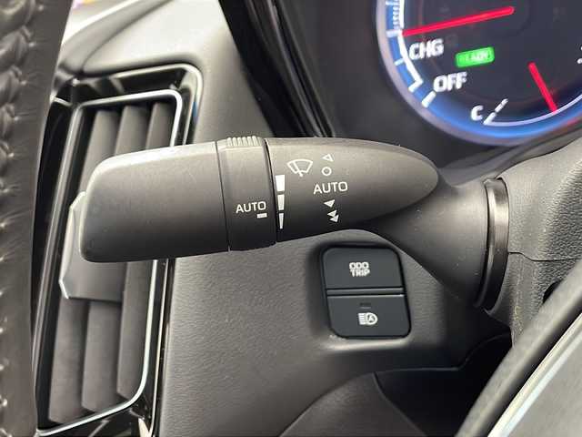 トヨタ クラウン ハイブリッド RS リミテッド 千葉県 2020(令2)年 5.6万km ブラック 純正メモリナビ/(FM/AM/Bluetooth/TV/SD/CD/DVD/Miracast)/プリクラッシュセーフティ/レーンキープアシスト/レーダークルーズコントロール/ブラインドスポットモニター/クリアランスソナー(前後)/バックカメラ/純正ビルトインETC2.0/トランクイージークローズ/シートヒーター(D+N席)/パワーシート(D+N席)/ステアリングヒーター/ハーフレザーシート/LEDヘッドライト/純正18インチアルミホイール/純正フロアマット/オートマチックハイビーム/エアバッグ(W+サイド＋カーテン)/MTモード付AT/オートライト/横滑り防止装置/プッシュスタート