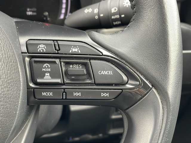 トヨタ シエンタ Z 三重県 2023(令5)年 3.7万km ホワイトパールクリスタルシャイン 純正ディスプレイオーディオ/バックカメラ/BSM/両側パワースライドドア/LEDヘッドライト/フォグライト/純正ビルトインETC/衝突軽減ブレーキ/レーンキープアシスト/レーダークルーズコントロール/運転支援/USB給電ポート/オプション純正DVDデッキ/AppleCarPlay/AndroidAuto/スマートキー/純正ホイールキャップ/電動格納ミラー/禁煙車