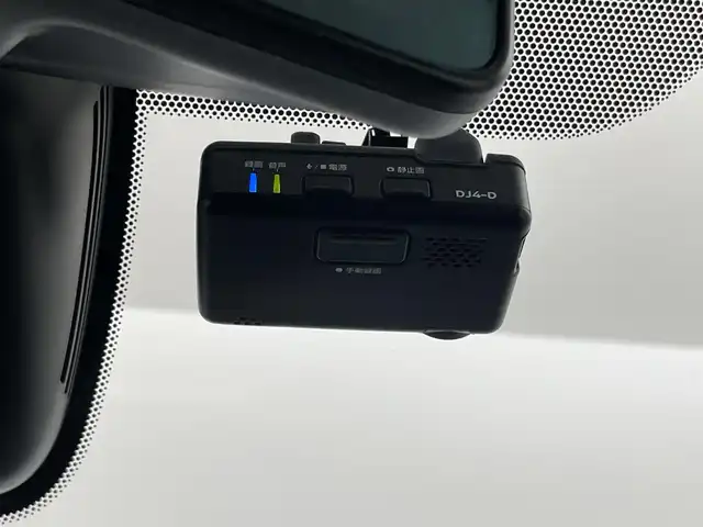 日産 セレナ ハイウェイスター V 埼玉県 2021(令3)年 2.8万km ブリリアントホワイトパール 2トーン 純正１０インチナビ　フリップダウンモニター　アラウンドビューモニター　ＢＳＩ　プロパイロット　レーダークルーズコントロール　ビルトインＥＴＣ　デジタルインナーミラー　ドラレコ　純正アルミ　オートライト