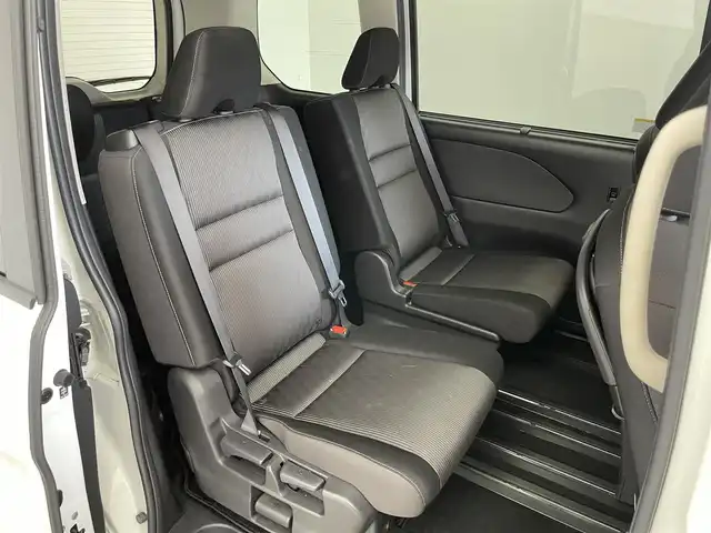 日産 セレナ ハイウェイスター V 埼玉県 2021(令3)年 2.8万km ブリリアントホワイトパール 2トーン 純正１０インチナビ　フリップダウンモニター　アラウンドビューモニター　ＢＳＩ　プロパイロット　レーダークルーズコントロール　ビルトインＥＴＣ　デジタルインナーミラー　ドラレコ　純正アルミ　オートライト