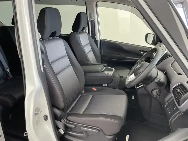 日産 セレナ ハイウェイスター V 埼玉県 2021(令3)年 2.8万km ブリリアントホワイトパール 2トーン 純正１０インチナビ　フリップダウンモニター　アラウンドビューモニター　ＢＳＩ　プロパイロット　レーダークルーズコントロール　ビルトインＥＴＣ　デジタルインナーミラー　ドラレコ　純正アルミ　オートライト