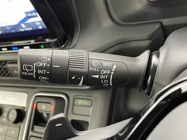 ホンダ ステップワゴン スパーダ eHEV 熊本県 2025(令7)年 0.1千km プラチナホワイトパール 登録済未使用車/純正１１．４インチディスプレイオーディオ LXM-247VFLi　バックカメラ　/両側パワースライドドア　/前後クリアランスソナー　/ホンダセンシング/・レーダークルーズコントロール/・衝突軽減ブレーキ/・誤発進制御機能/・歩行者事故低減ステアリング/・路外逸脱抑制機能/・先行車発進お知らせ機能/・標識認識システム/・ブラインドスポットモニター/横滑り防止/パワーバックドア/前席シートヒーター/オットマン/ハーフレザーシート/純正16インチAW/オートライト/LEDヘッドライト/フォグランプ/スマートキー/プッシュスタート/スペアキー1本/保証書/取扱説明書　