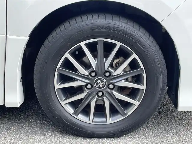 トヨタ ノア Si 高知県 2014(平26)年 12.4万km ホワイトパールクリスタルシャイン (株)IDOMが運営する【じしゃロン高知店】の自社ローン専用車両になりますこちらは現金またはオートローンご利用時の価格です。自社ローンご希望の方は別途その旨お申付け下さい