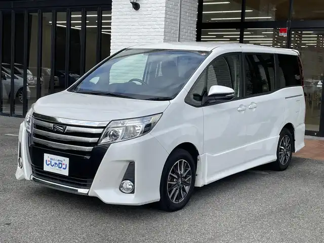 トヨタ ノア Si 高知県 2014(平26)年 12.4万km ホワイトパールクリスタルシャイン (株)IDOMが運営する【じしゃロン高知店】の自社ローン専用車両になりますこちらは現金またはオートローンご利用時の価格です。自社ローンご希望の方は別途その旨お申付け下さい