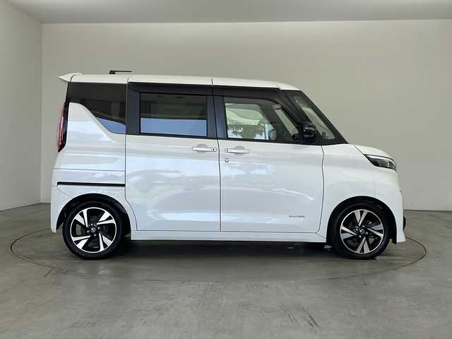 日産 ルークス HWS Gターボ アーバンクロム プロパイロットED 兵庫県 2021(令3)年 3.9万km ホワイトパール ・快適パックA/・プラズマクラスター技術搭載リアシーリングファン/・パーソナルテーブル/・カップホルダー/・USBソケット/・ロールサンシェード/・撥水加工シート/・純正9インチナビ/CD/DVD/BT/SD/USB/TV/・アラウンドビューモニター/・ビルトインETC/・プロパイロット/・車線逸脱防止支援システム/・車線逸脱警報/・前方衝突予測警報/・ふらつき警報/・標識検知機能/・先行車発進お知らせ機能/・エマージェンシーブレーキ/・踏み間違い衝突防止アシスト/・レーダークルーズコントロール/・アイドリングストップ/・両側パワースライドドア/・LEDヘッドライト/・アダプティブLEDヘッドライトシステム/・インテリジェントキー/・プッシュスタート/・純正15インチアルミホイール