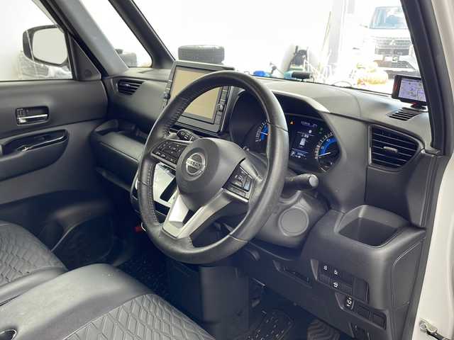 日産 ルークス HWS Gターボ アーバンクロム プロパイロットED 兵庫県 2021(令3)年 3.9万km ホワイトパール ・快適パックA/・プラズマクラスター技術搭載リアシーリングファン/・パーソナルテーブル/・カップホルダー/・USBソケット/・ロールサンシェード/・撥水加工シート/・純正9インチナビ/CD/DVD/BT/SD/USB/TV/・アラウンドビューモニター/・ビルトインETC/・プロパイロット/・車線逸脱防止支援システム/・車線逸脱警報/・前方衝突予測警報/・ふらつき警報/・標識検知機能/・先行車発進お知らせ機能/・エマージェンシーブレーキ/・踏み間違い衝突防止アシスト/・レーダークルーズコントロール/・アイドリングストップ/・両側パワースライドドア/・LEDヘッドライト/・アダプティブLEDヘッドライトシステム/・インテリジェントキー/・プッシュスタート/・純正15インチアルミホイール