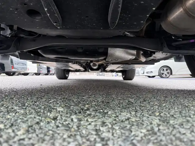 トヨタ ヤリスクロス ハイブリッド Z 千葉県 2021(令3)年 3.6万km ブラックマイカ/ホワイトパールクリスタルシャイン 2トーン 純正ナビ（AM/FM/Bluetooth）/フルセグTV/トヨタセーフティーセンス/レーダークルーズコントロール/バックカメラ/ETC/ドライブレコーダー/コーナーセンサー/ステアリングヒーター/前席シートヒーター/運転席パワーシート/ハーフレザーシート/純正フロアマット/純正アルミホイール/LEDヘッドライト/取扱説明書/保証書/スペアキー
