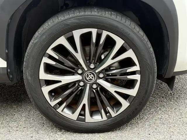 トヨタ ヤリスクロス ハイブリッド Z 千葉県 2021(令3)年 3.6万km ブラックマイカ/ホワイトパールクリスタルシャイン 2トーン 純正ナビ（AM/FM/Bluetooth）/フルセグTV/トヨタセーフティーセンス/レーダークルーズコントロール/バックカメラ/ETC/ドライブレコーダー/コーナーセンサー/ステアリングヒーター/前席シートヒーター/運転席パワーシート/ハーフレザーシート/純正フロアマット/純正アルミホイール/LEDヘッドライト/取扱説明書/保証書/スペアキー