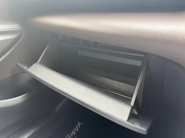 トヨタ ヤリスクロス ハイブリッド Z 千葉県 2021(令3)年 3.6万km ブラックマイカ/ホワイトパールクリスタルシャイン 2トーン 純正ナビ（AM/FM/Bluetooth）/フルセグTV/トヨタセーフティーセンス/レーダークルーズコントロール/バックカメラ/ETC/ドライブレコーダー/コーナーセンサー/ステアリングヒーター/前席シートヒーター/運転席パワーシート/ハーフレザーシート/純正フロアマット/純正アルミホイール/LEDヘッドライト/取扱説明書/保証書/スペアキー